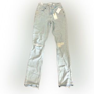 🆕 GOOD AMERICAN Raw Hem Jeans